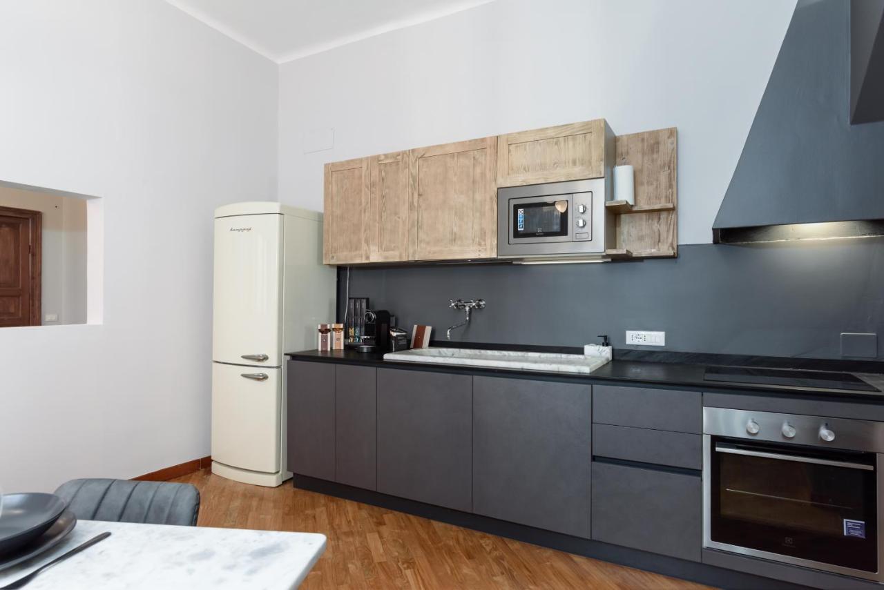 Esclusivo 130 Mq + Terrazzo Via San Vincenzo Apartment เจนัว ภายนอก รูปภาพ